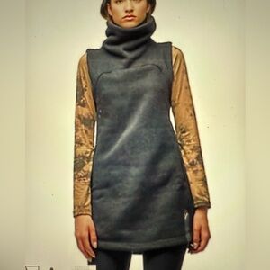 Indyeva Toga sleeveless polartec fleece tunic size M Excellent used condition